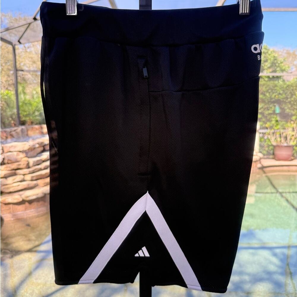 ADIDAS 7” SELECT‎ SHORTS (S)